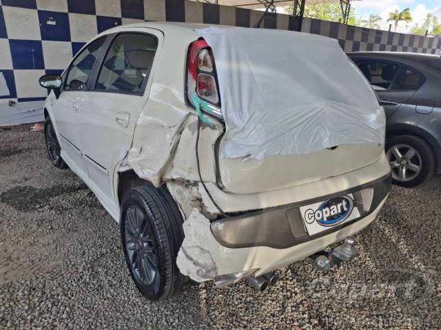 2015 FIAT PUNTO 