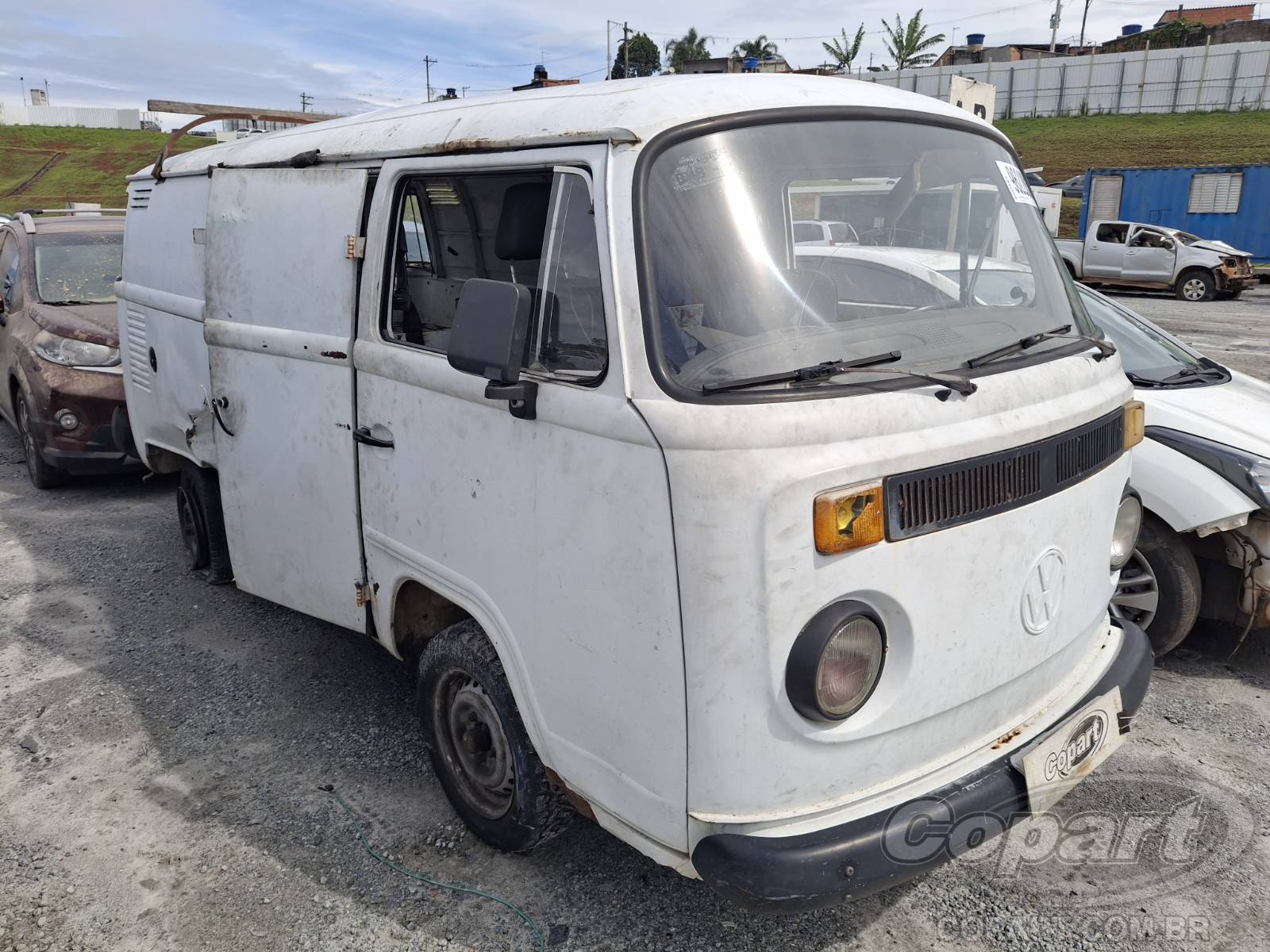 Veículo VW - VolksWagen Kombi Volkswagen Kombi Furgão 1.6 1996 Colisão Média Monta 1996 em leilão