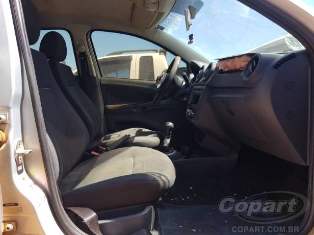 2014 VOLKSWAGEN VOYAGE 