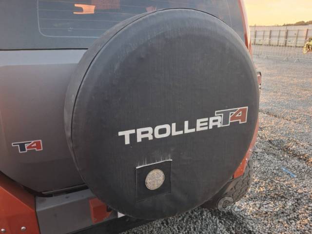 2018 TROLLER T4 