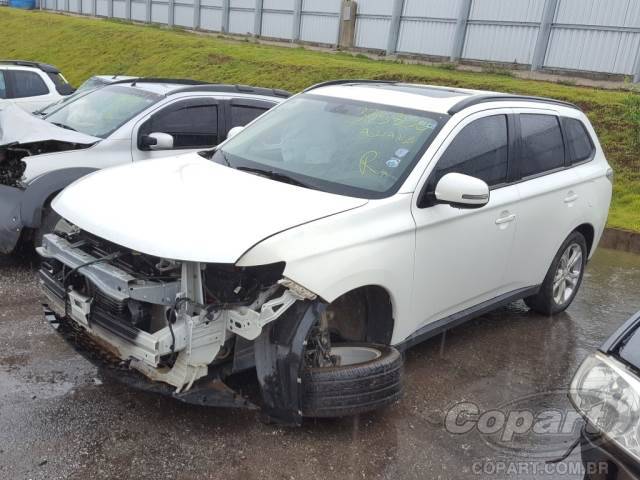 Foto 2: 2015 MITSUBISHI OUTLANDER