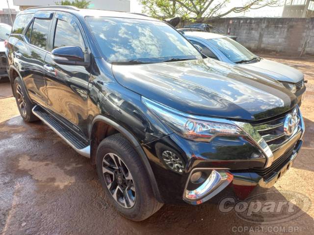 2017 TOYOTA HILUX SW4 