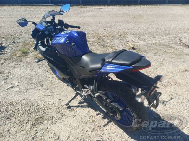 2025 YAMAHA YZF R15 