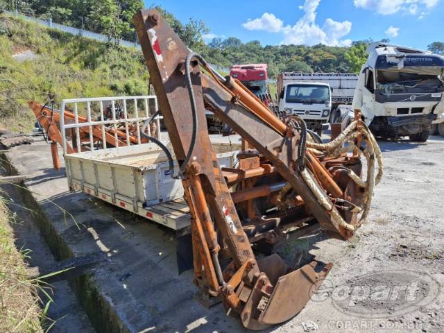 0 IMAP Implemento Rodoviário Escavador 