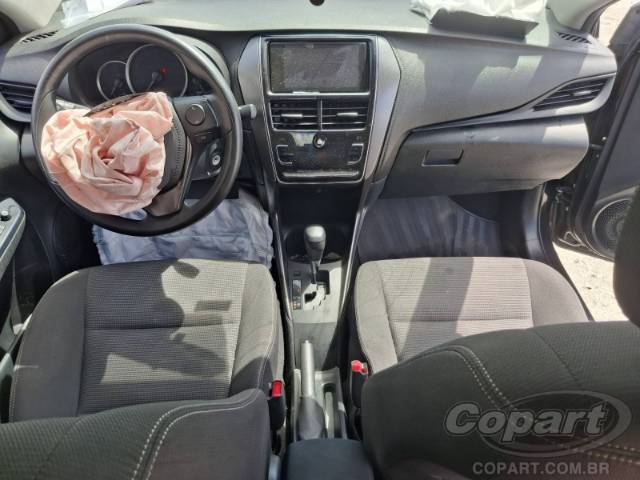 2025 TOYOTA YARIS SEDA 