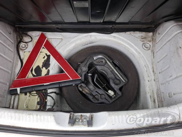 2004 VOLKSWAGEN FOX 