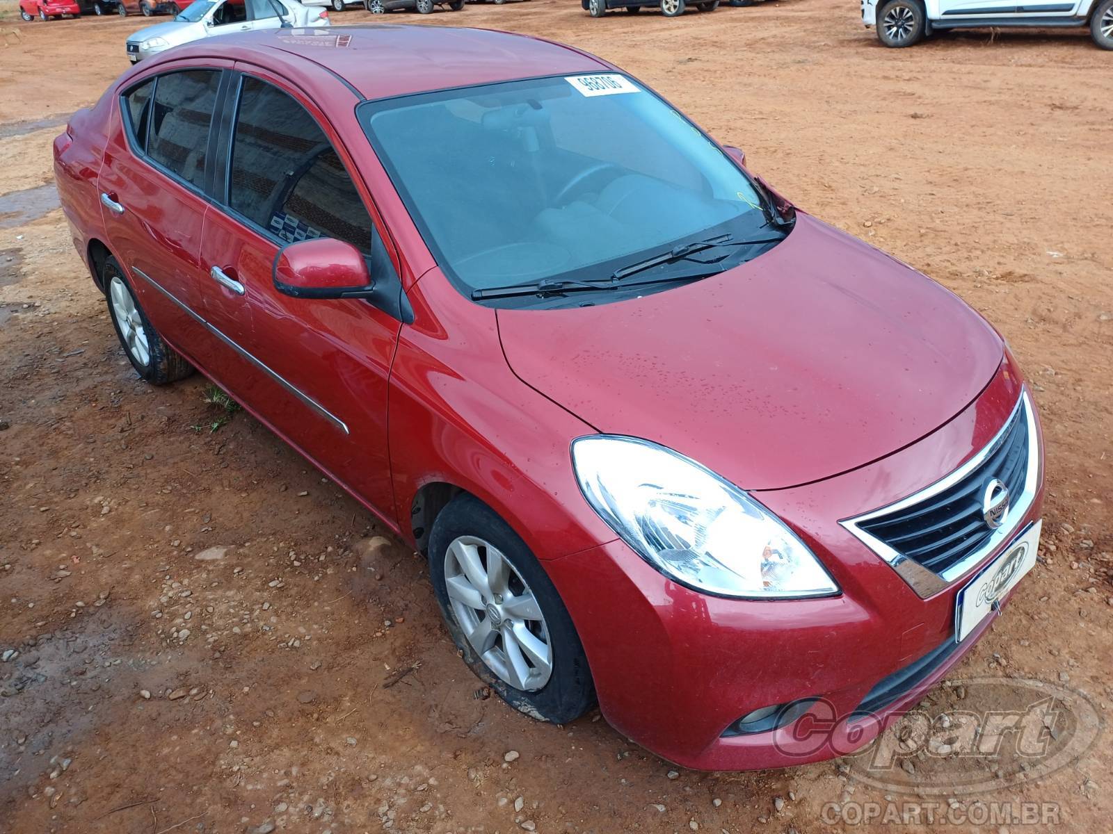 Veículo Nissan Versa Nissan Versa SL 1.6 16V 2013 Médio Dano 2013 em leilão
