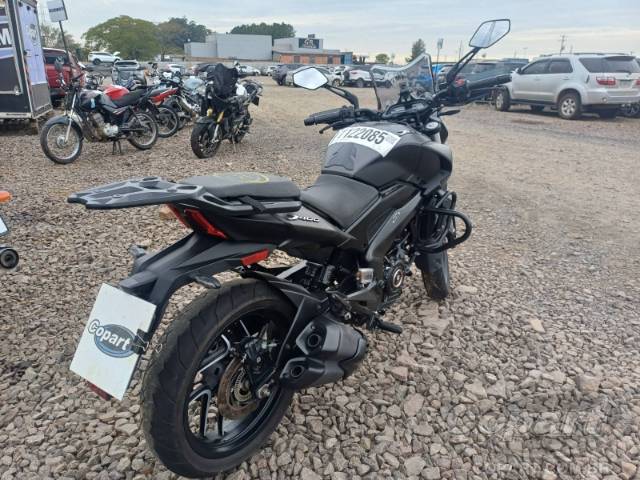 2025 BAJAJ DOMINAR 