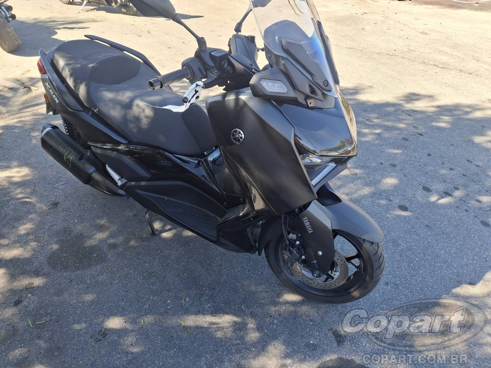 Yamaha Xmax 2025 em leilão