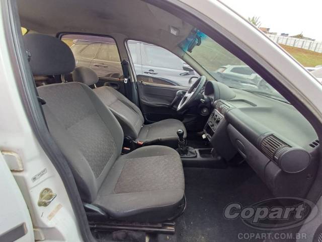 2005 CHEVROLET CLASSIC 