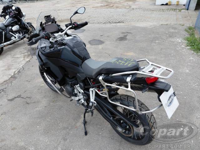 2025 BMW F 900 