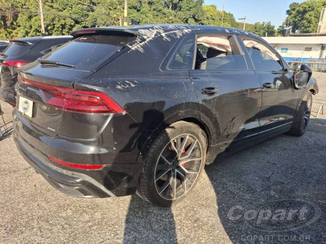 2022 AUDI Q8 