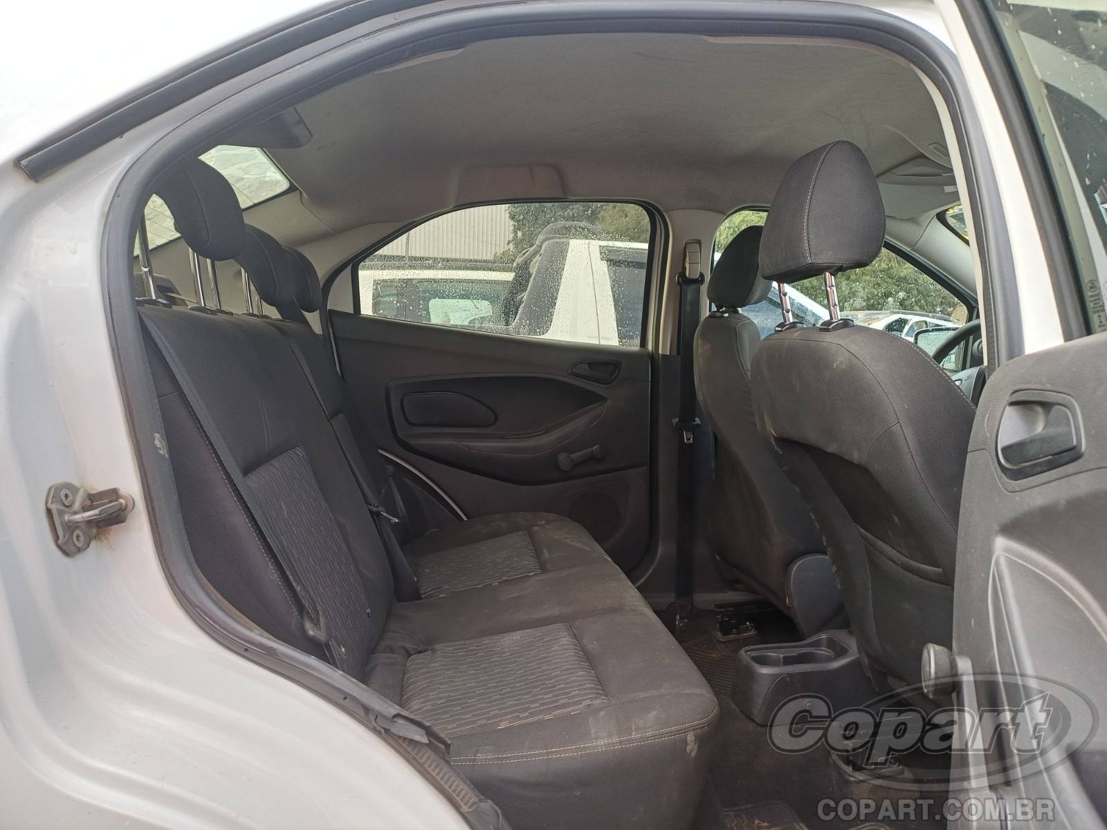 Foto 6 de 11: 2018 FORD KA SEDAN