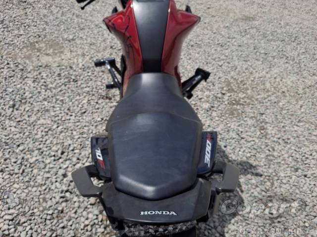 2025 HONDA CB 300F 