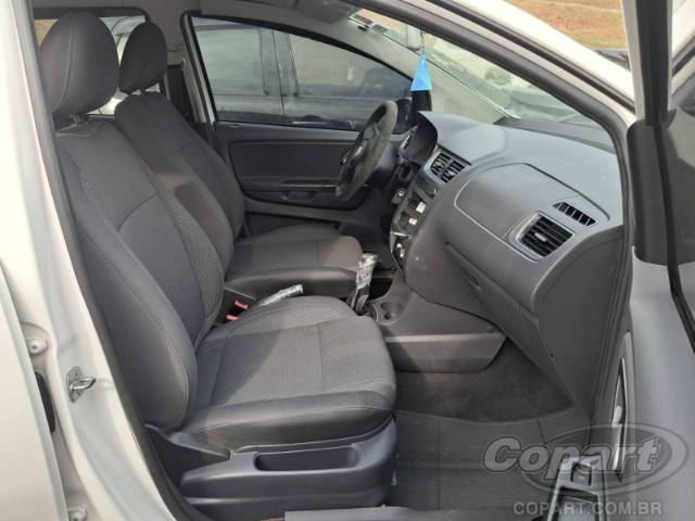 2013 VOLKSWAGEN FOX 