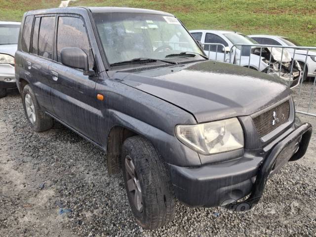 2004 MITSUBISHI PAJERO TR4 