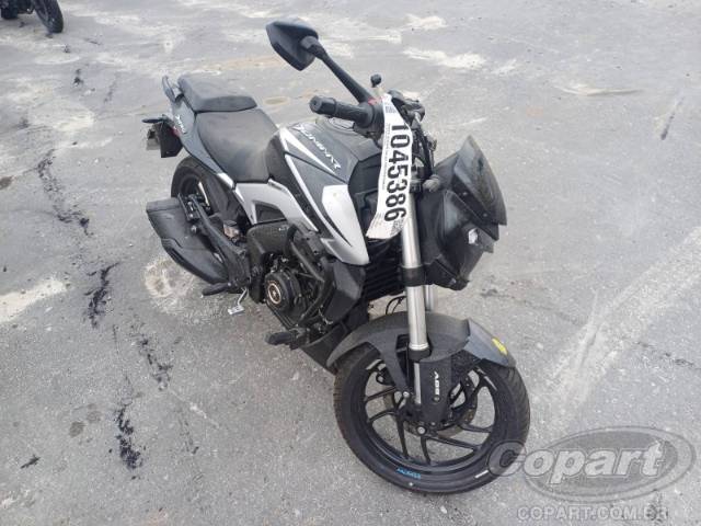 2025 BAJAJ DOMINAR 