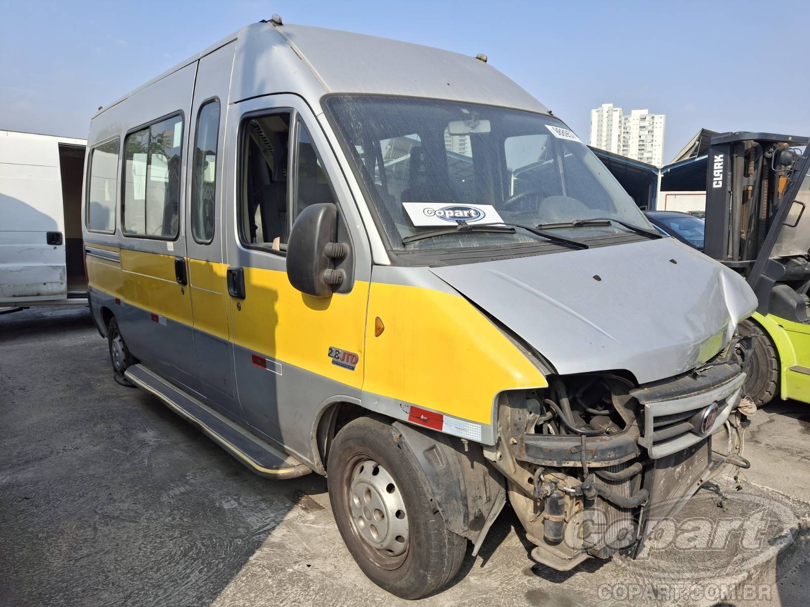 Veículo Fiat Ducato Fiat Ducato Van 2.8 JTD 2009 Colisão Média Monta 2009 em leilão