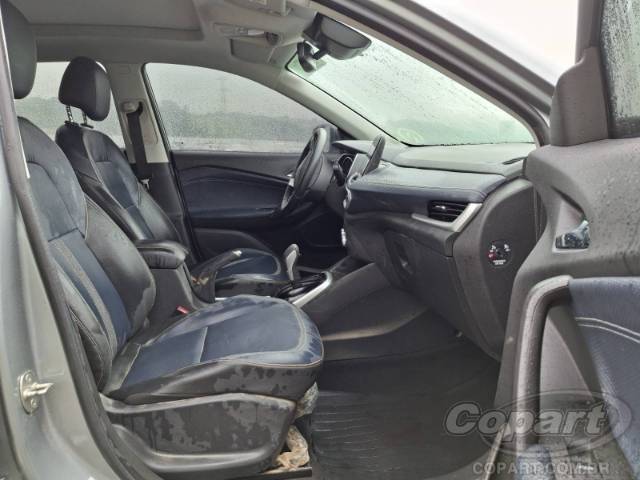 2025 CHEVROLET TRACKER 