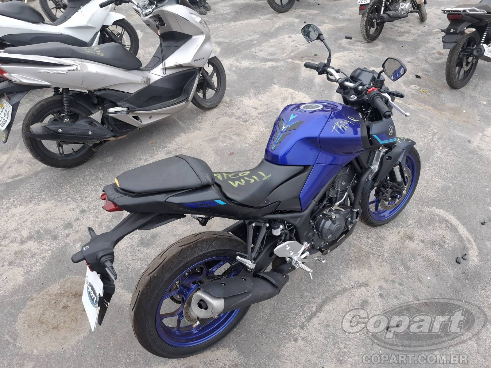 Foto 4: 2027 YAMAHA MT-03