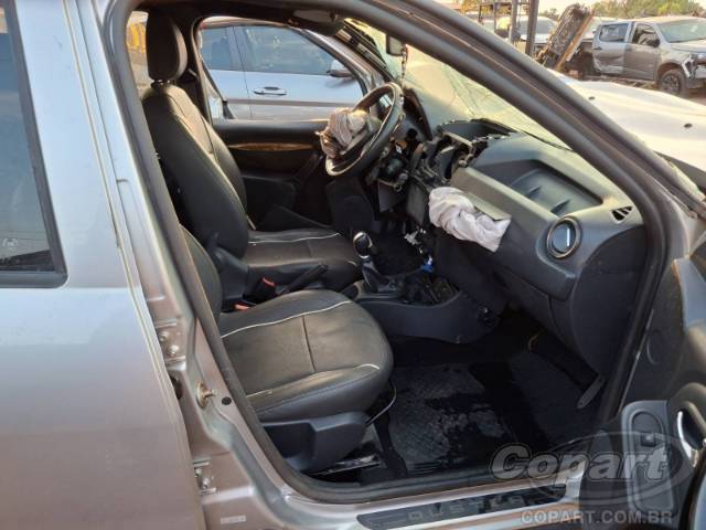 2019 RENAULT DUSTER OROCH 