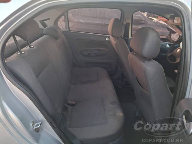 2011 VOLKSWAGEN VOYAGE 