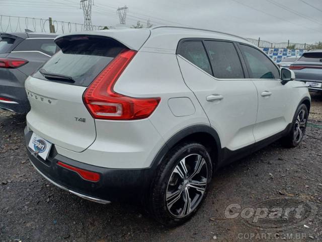 2020 VOLVO XC40 