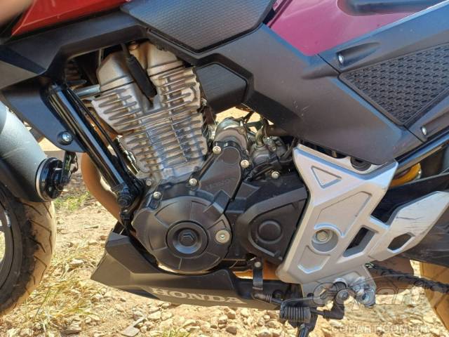 2025 HONDA CB 300F 