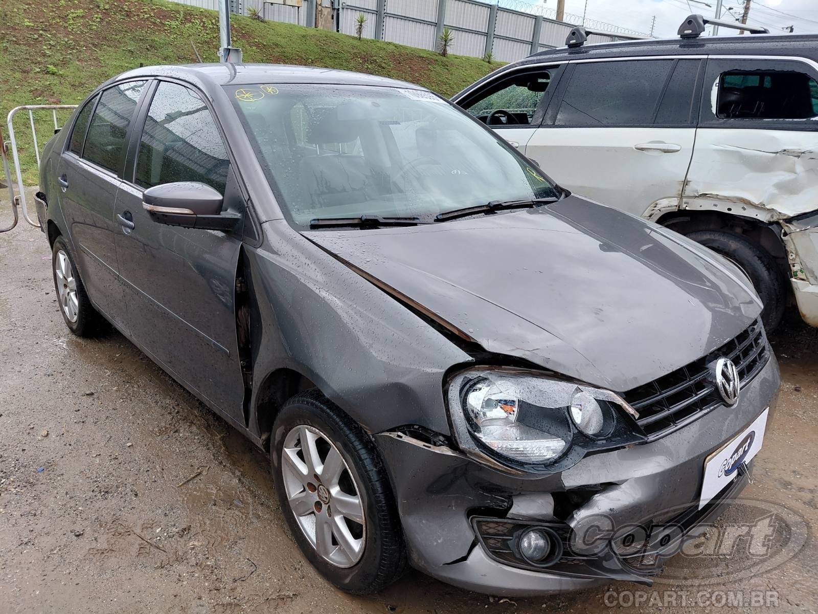 Veículo VW - VolksWagen Volkswagen VOLKSWAGEN POLO SEDAN 1.6 TOTAL FLEX 2013 em leilão