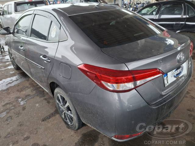 2021 TOYOTA YARIS SEDA 