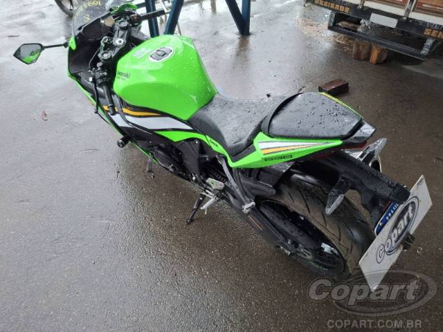 2025 KAWASAKI NINJA ZX-6R 