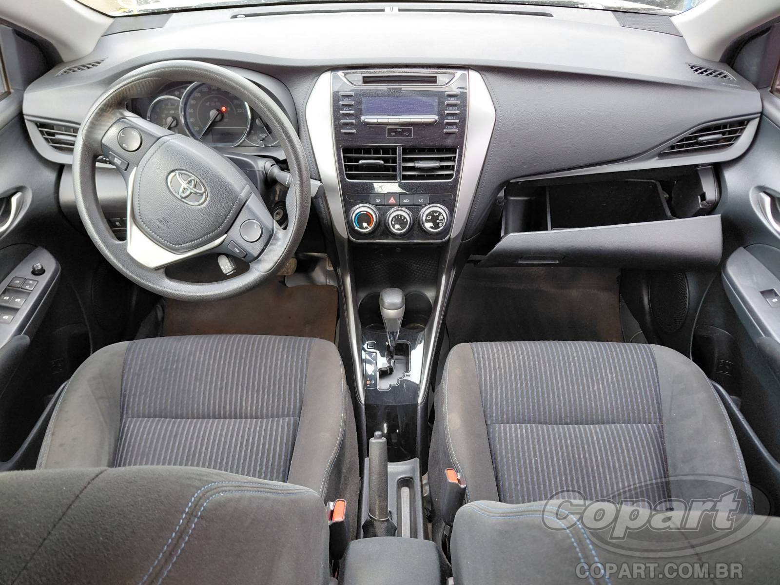 2019 TOYOTA YARIS SEDA — foto 9 de 10