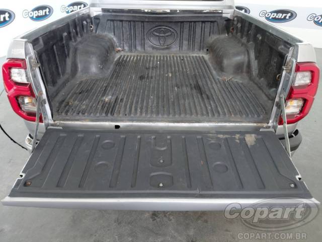2017 TOYOTA HILUX CD 
