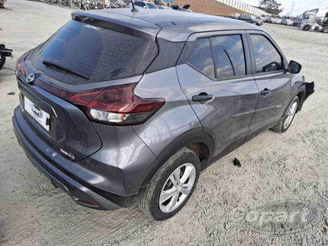 2025 NISSAN Kicks Play 