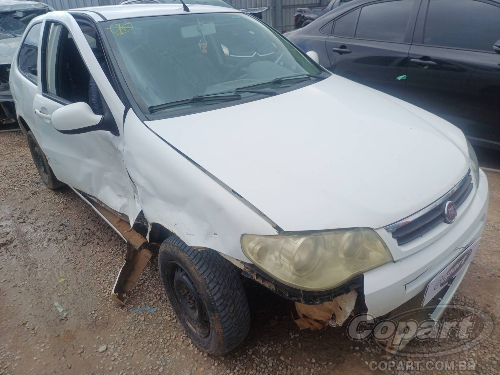 Veículo Fiat Palio Fiat Palio Fire 1.0 2015 Colisão Média Monta 2015 em leilão