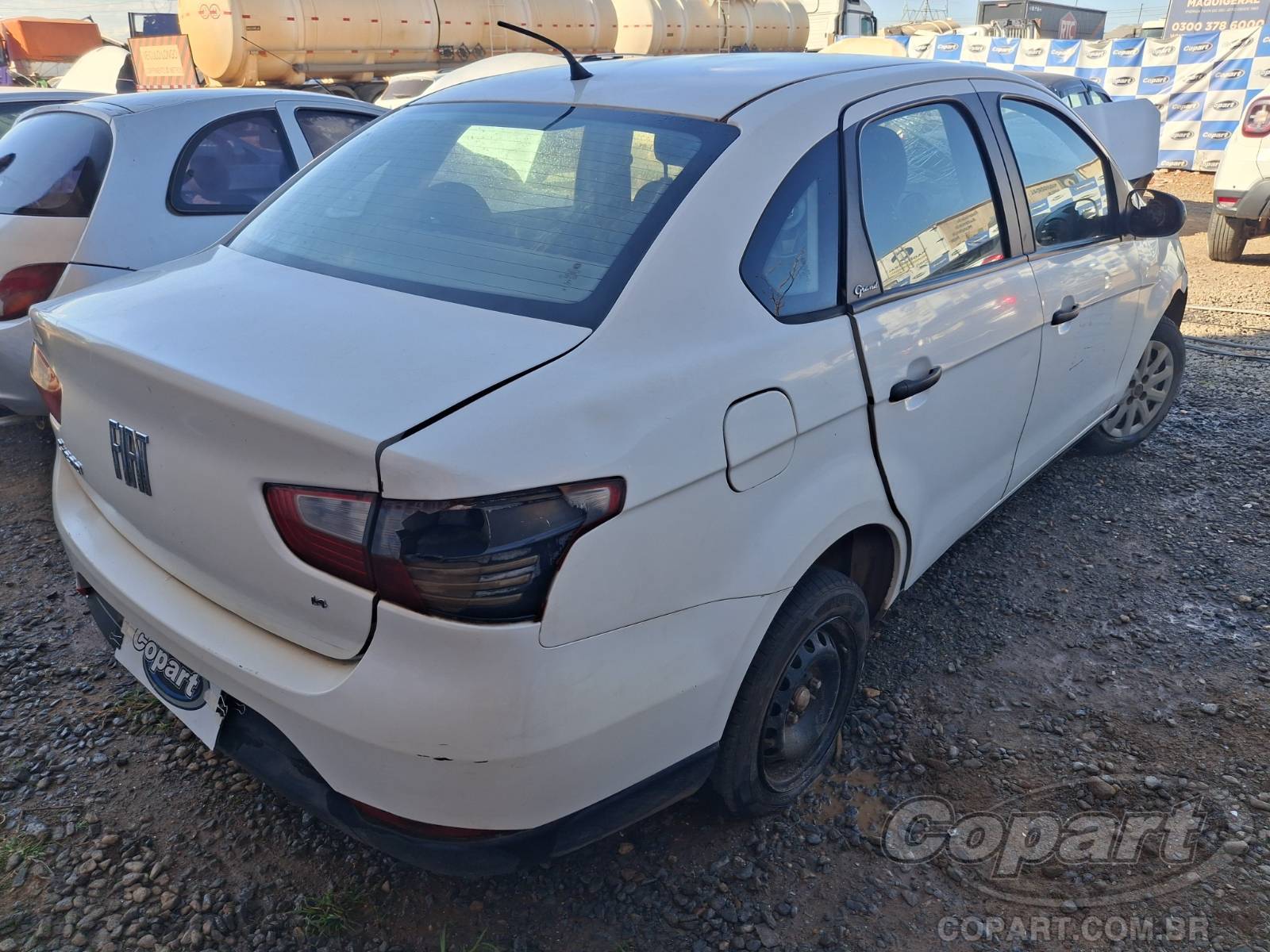 2021 FIAT GRAND SIENA — foto 4 de 10