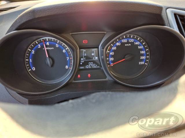 2015 HYUNDAI HB20S 