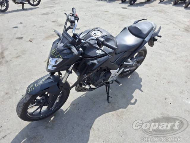 2025 HONDA CB 300F 