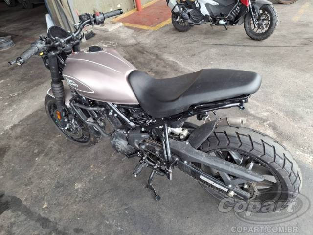 2026 ROYAL ENFIELD Guerrilla 