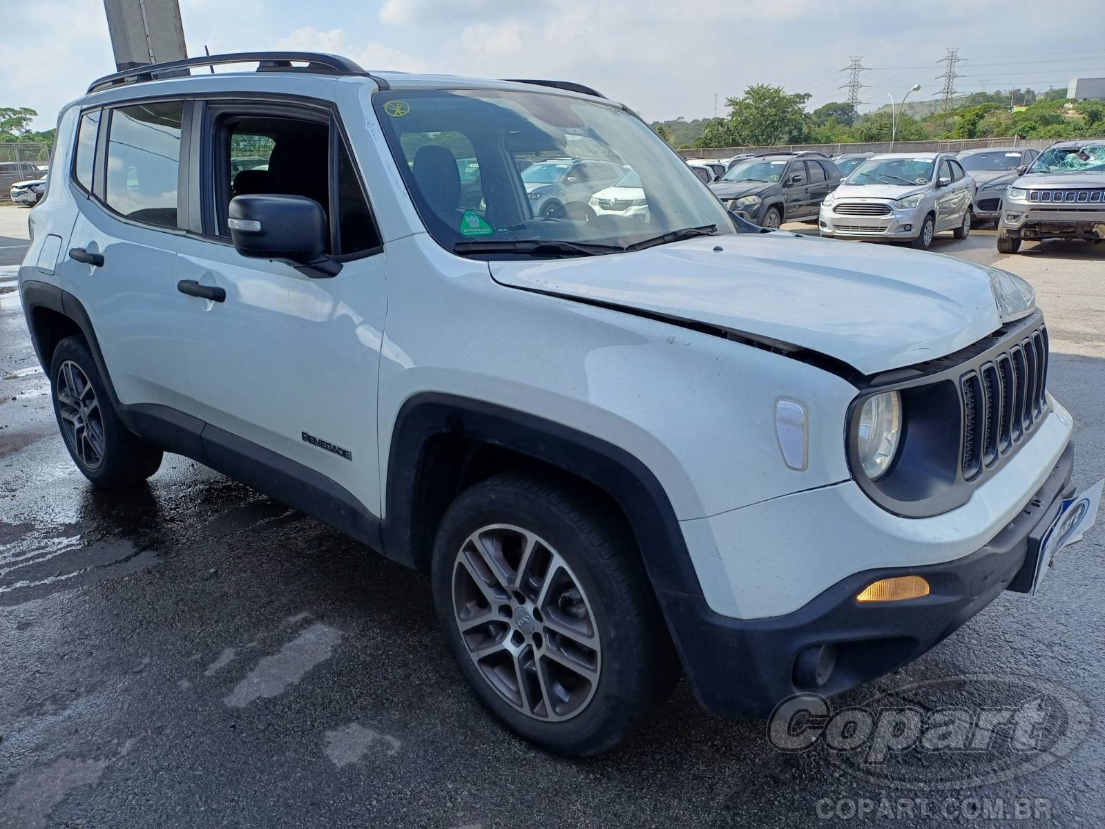 Veículo Jeep Renegade Jeep Renegade 1.8 16V E.TorQ Evo 2021 Colisão Pequena Monta 2021 em leilão