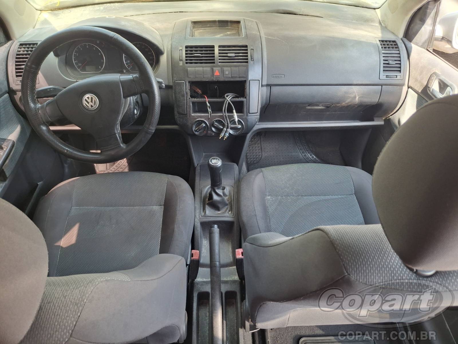 2010 VOLKSWAGEN POLO SEDAN — foto 9 de 10