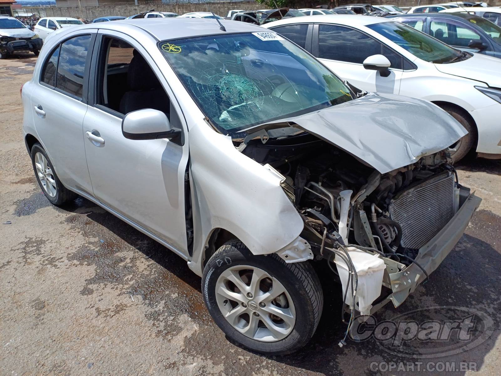 Veículo Nissan March Nissan March SV 1.6 16V 2019 Colisão Média Monta 2019 em leilão