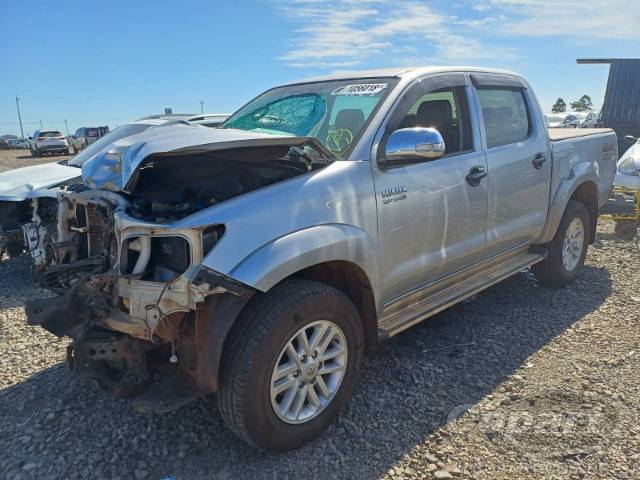2015 TOYOTA HILUX CD 