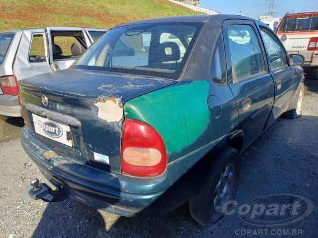 2000 CHEVROLET CORSA SEDAN 
