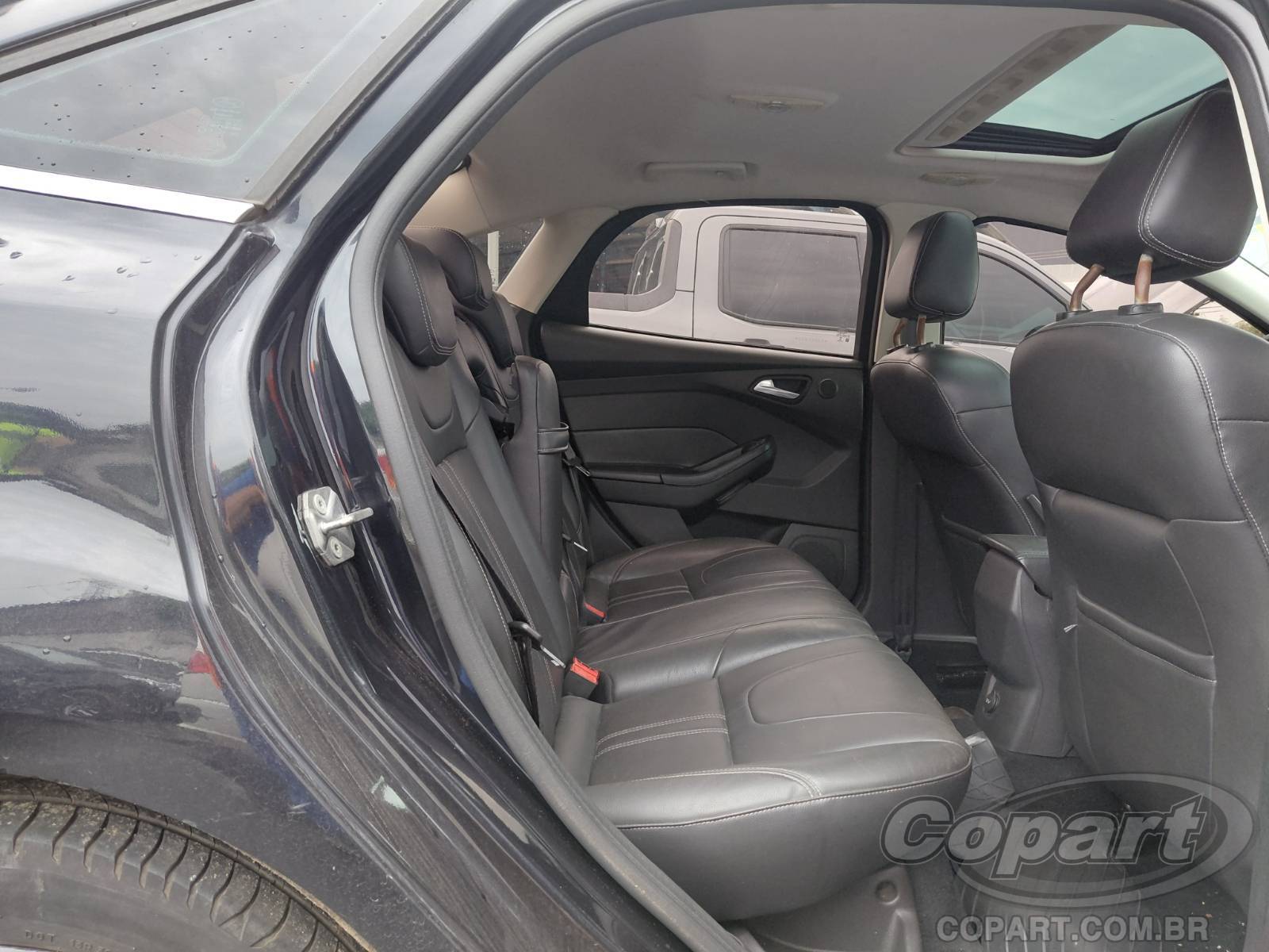 Foto 6 de 11: 2015 FORD FOCUS SEDAN