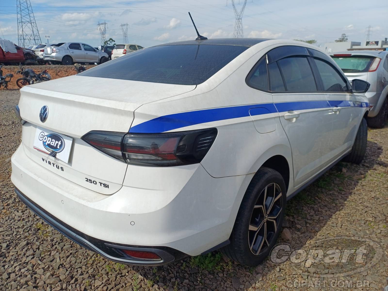 2025 VOLKSWAGEN VIRTUS — foto 4 de 11