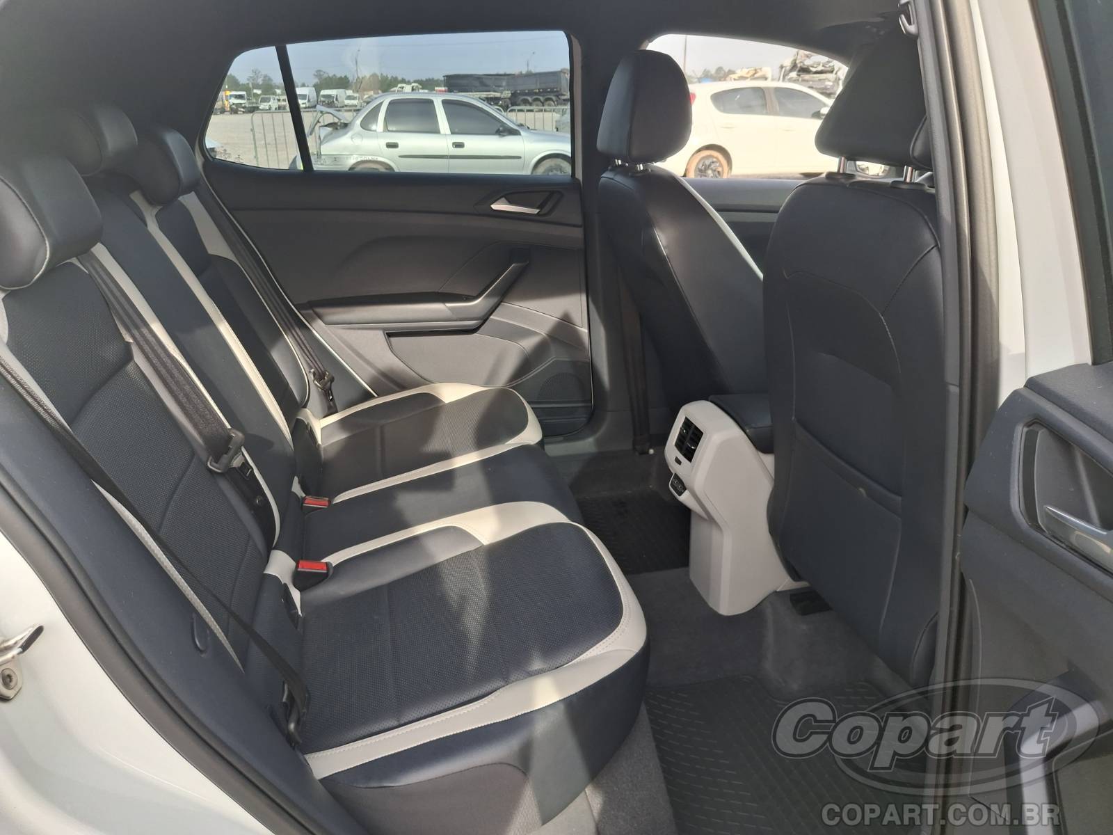 2021 VOLKSWAGEN T-CROSS — foto 6 de 11