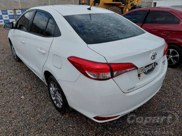 2024 TOYOTA YARIS SEDA 