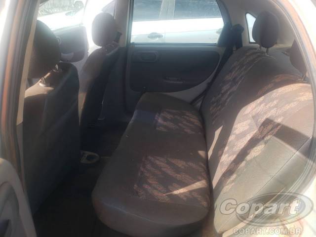 2004 CHEVROLET CORSA SEDAN 