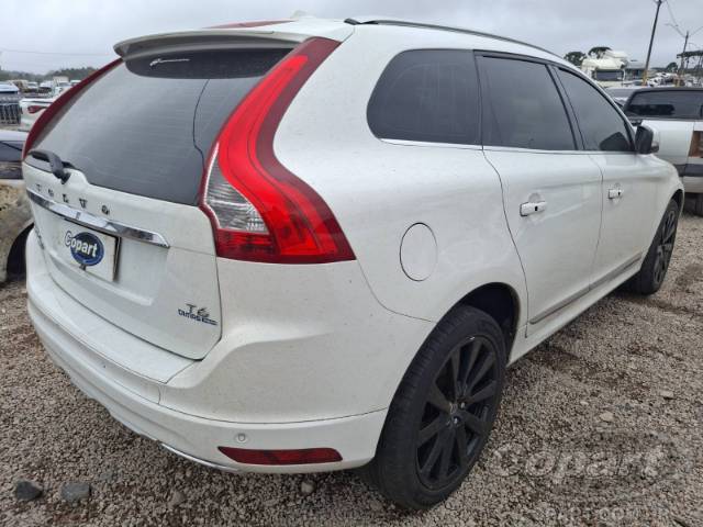 2015 VOLVO XC60 